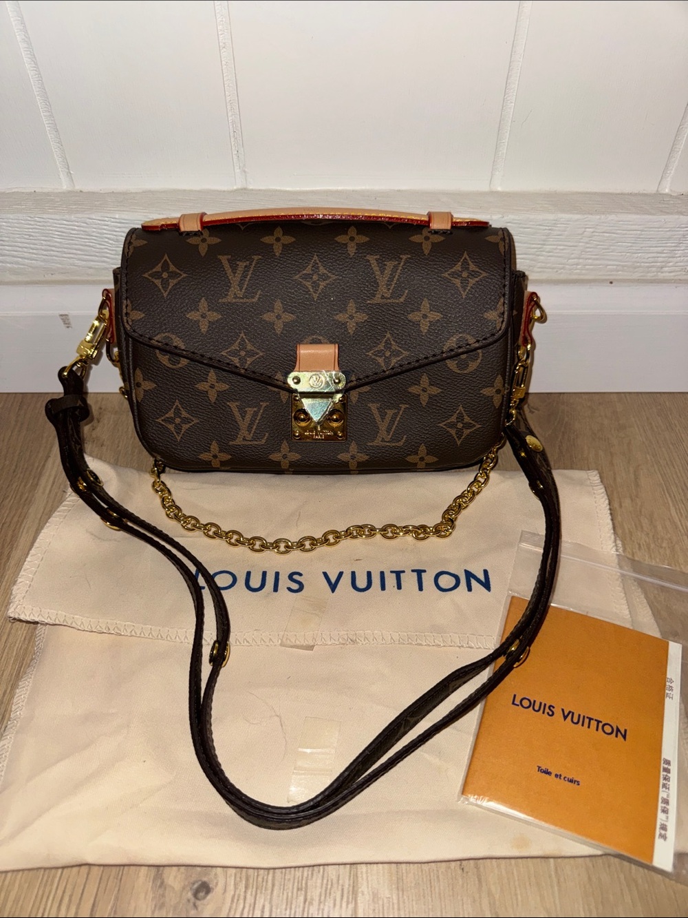 NEW Louis Vuitton Monogram Crossbody Shoulder Bag in Brown and Tan